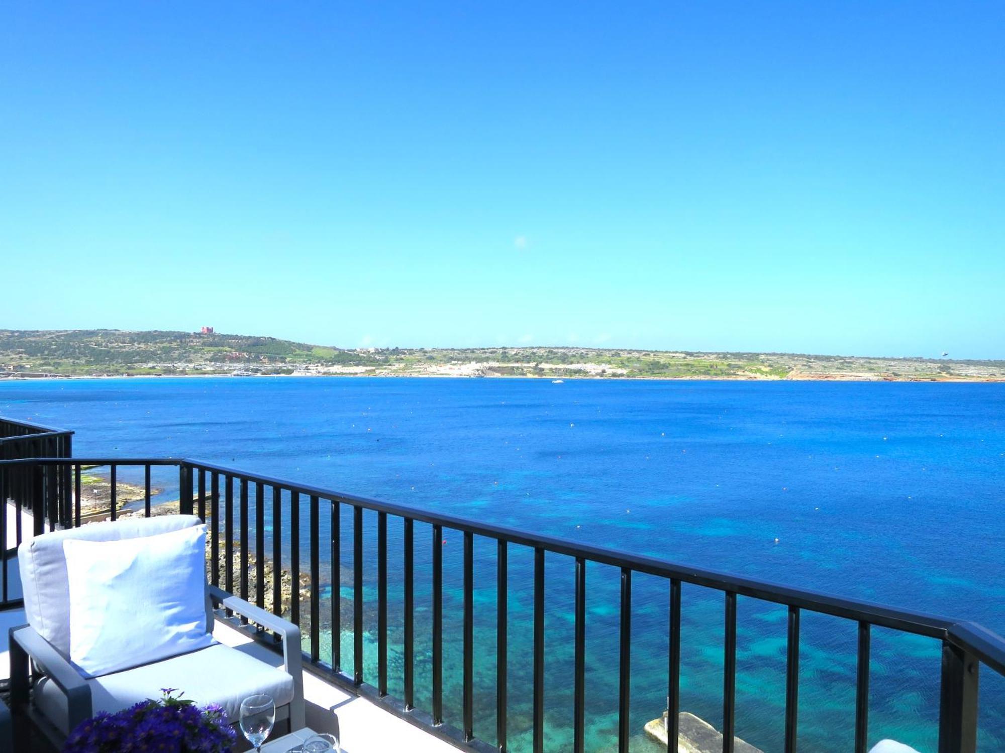 Seafront Apartment Terrace, Lounger & Panoramic Ocean Views 梅利哈 外观 照片