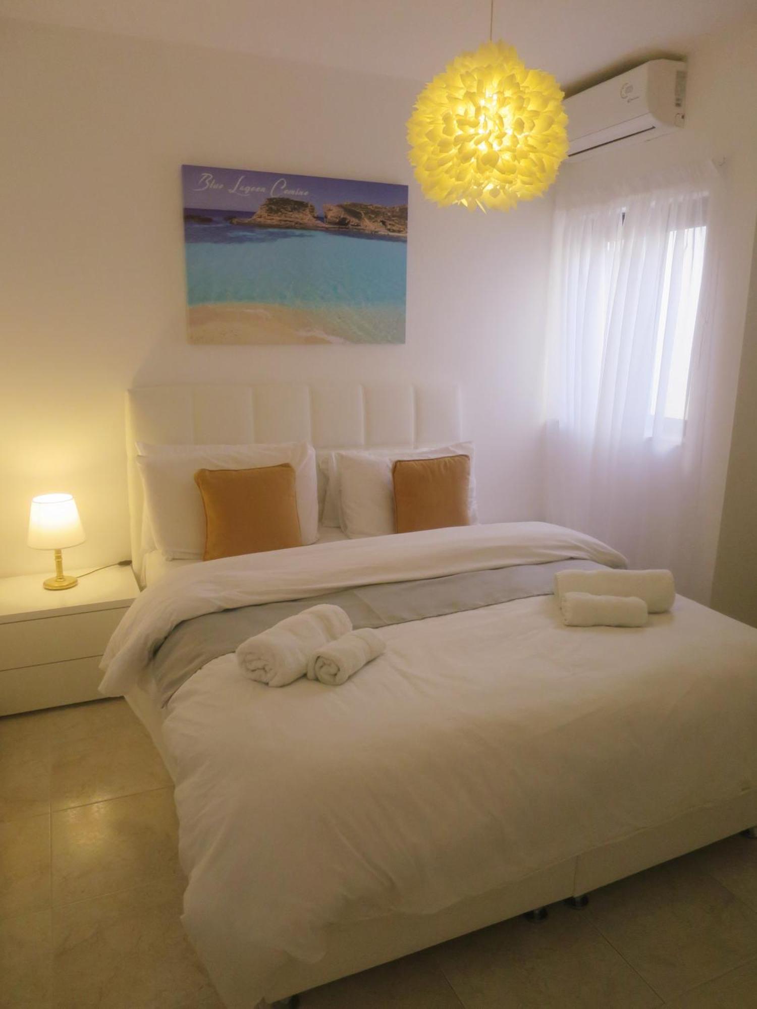 Seafront Apartment Terrace, Lounger & Panoramic Ocean Views 梅利哈 外观 照片