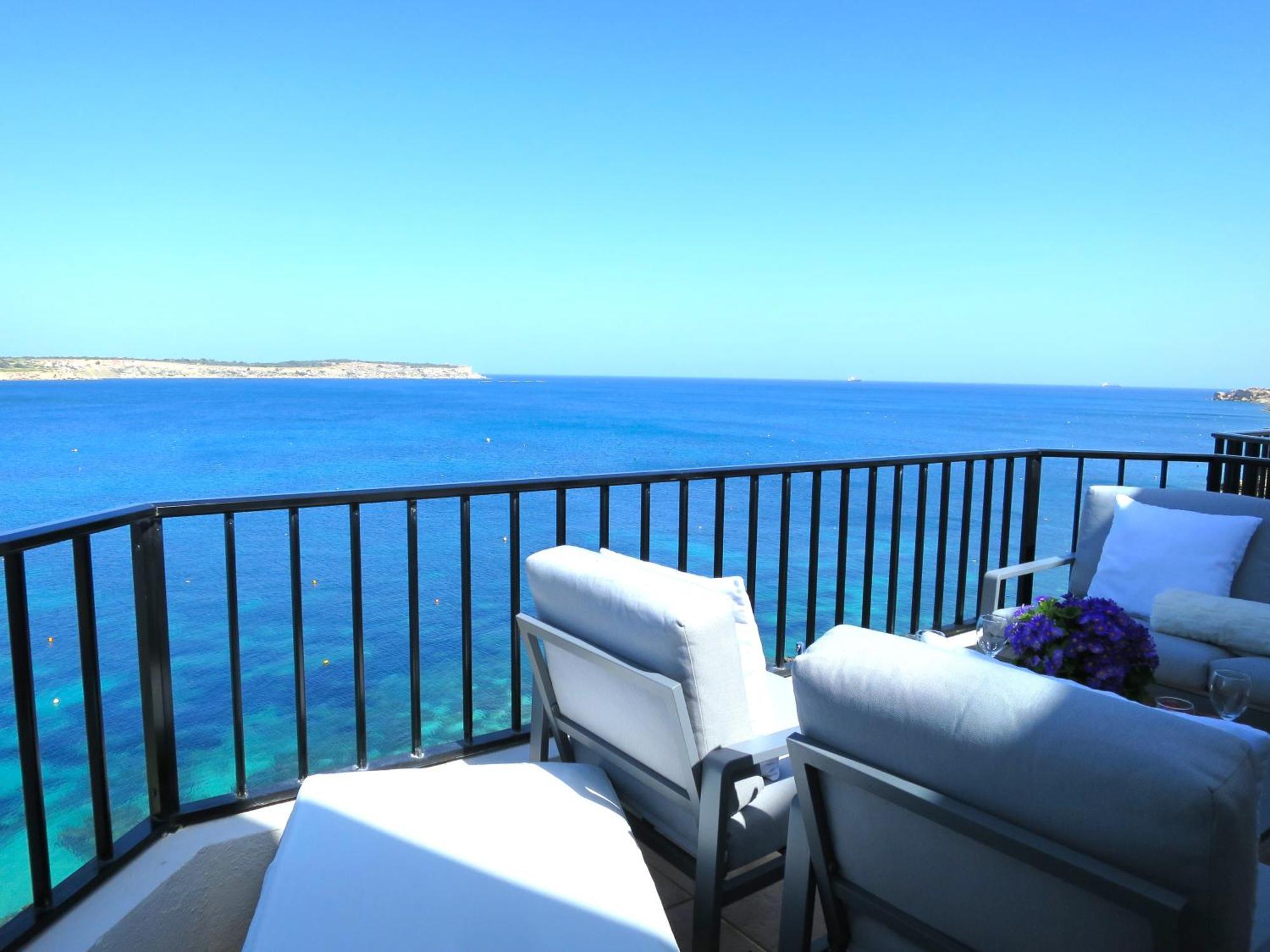 Seafront Apartment Terrace, Lounger & Panoramic Ocean Views 梅利哈 外观 照片
