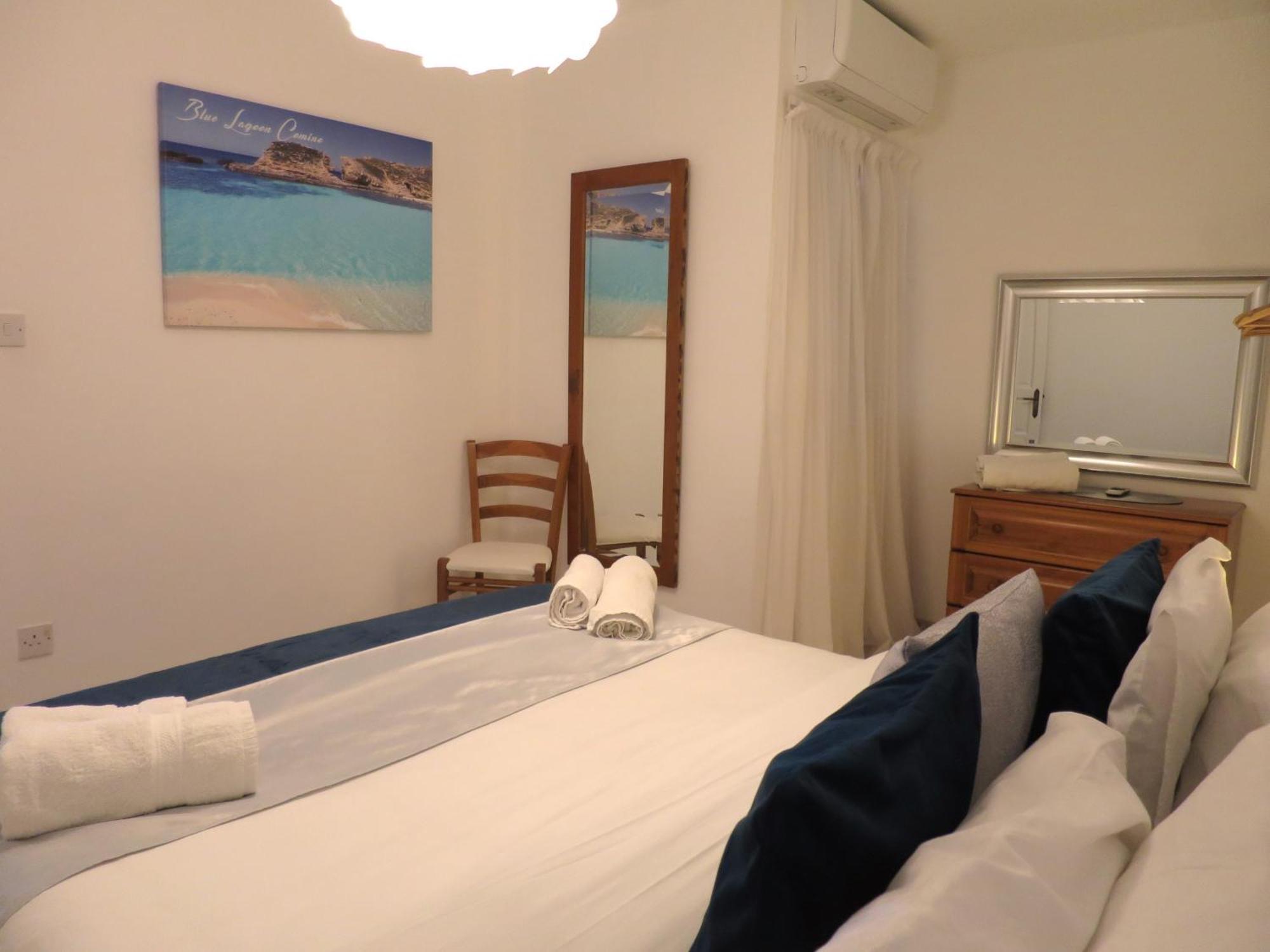 Seafront Apartment Terrace, Lounger & Panoramic Ocean Views 梅利哈 客房 照片