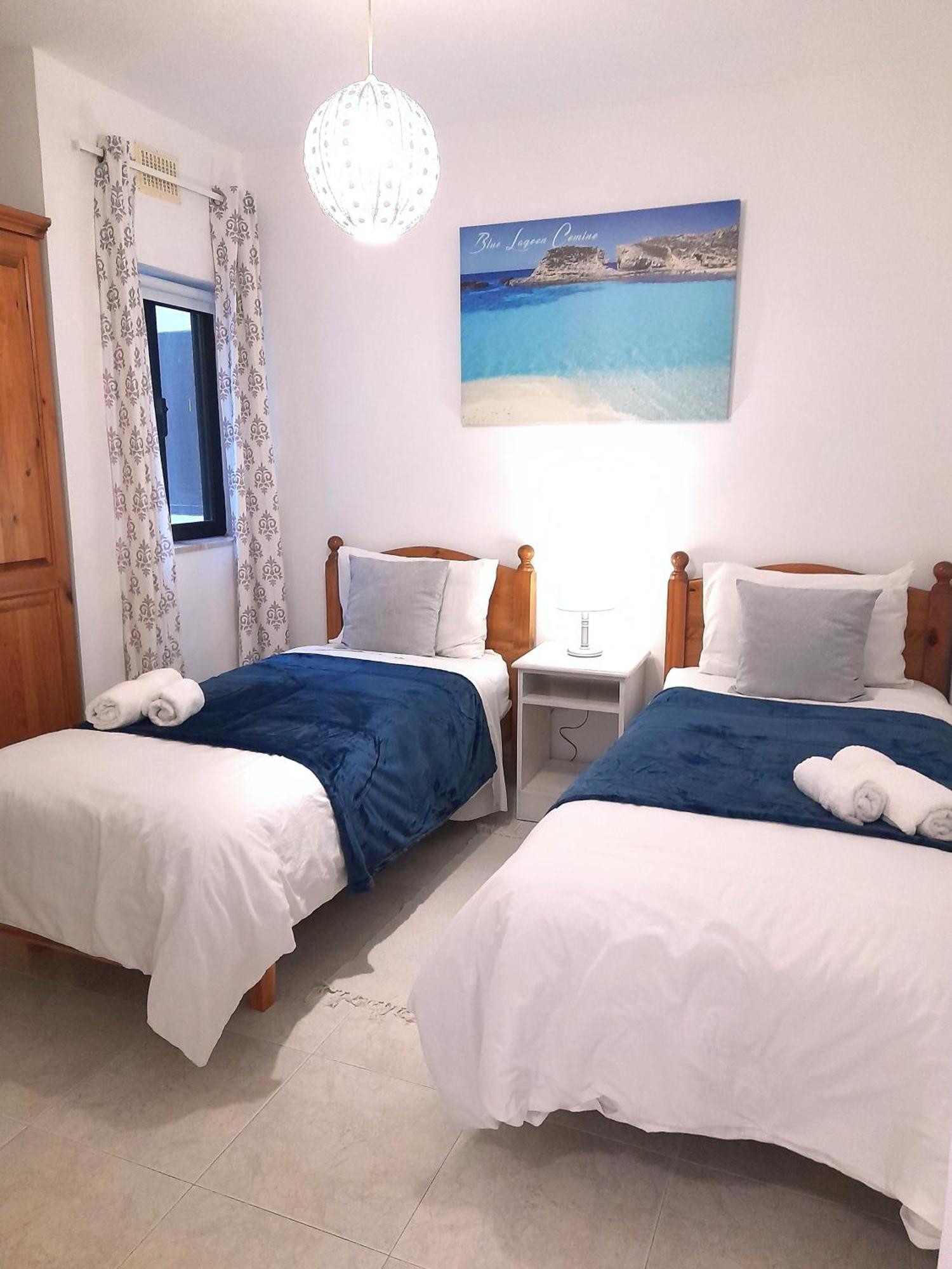 Seafront Apartment Terrace, Lounger & Panoramic Ocean Views 梅利哈 外观 照片