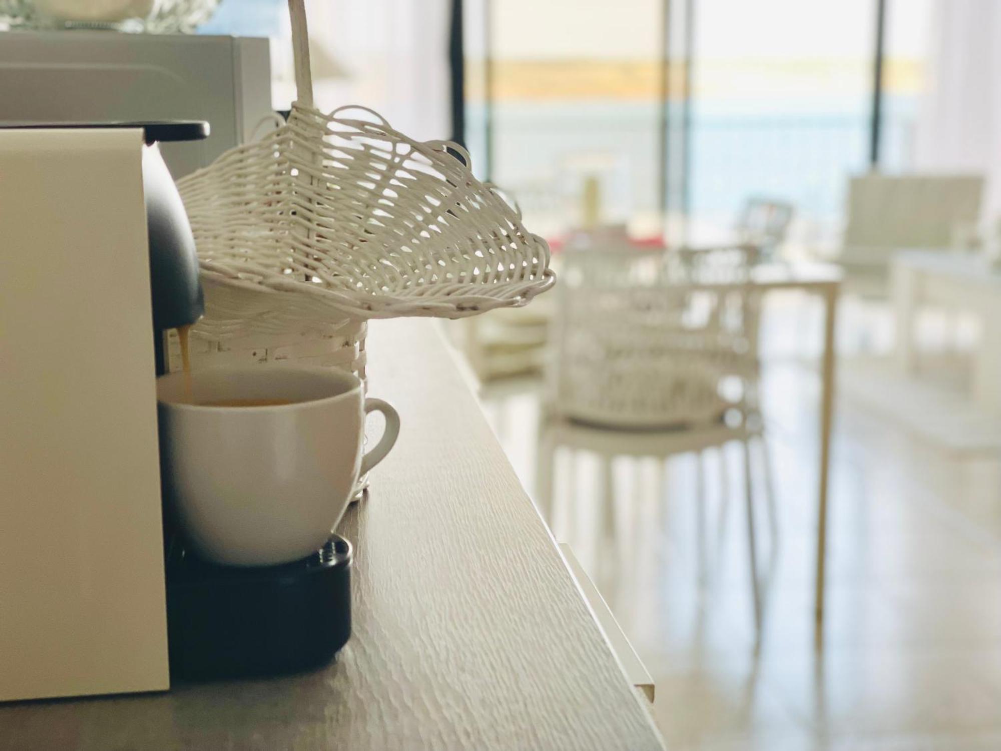 Seafront Apartment Terrace, Lounger & Panoramic Ocean Views 梅利哈 外观 照片