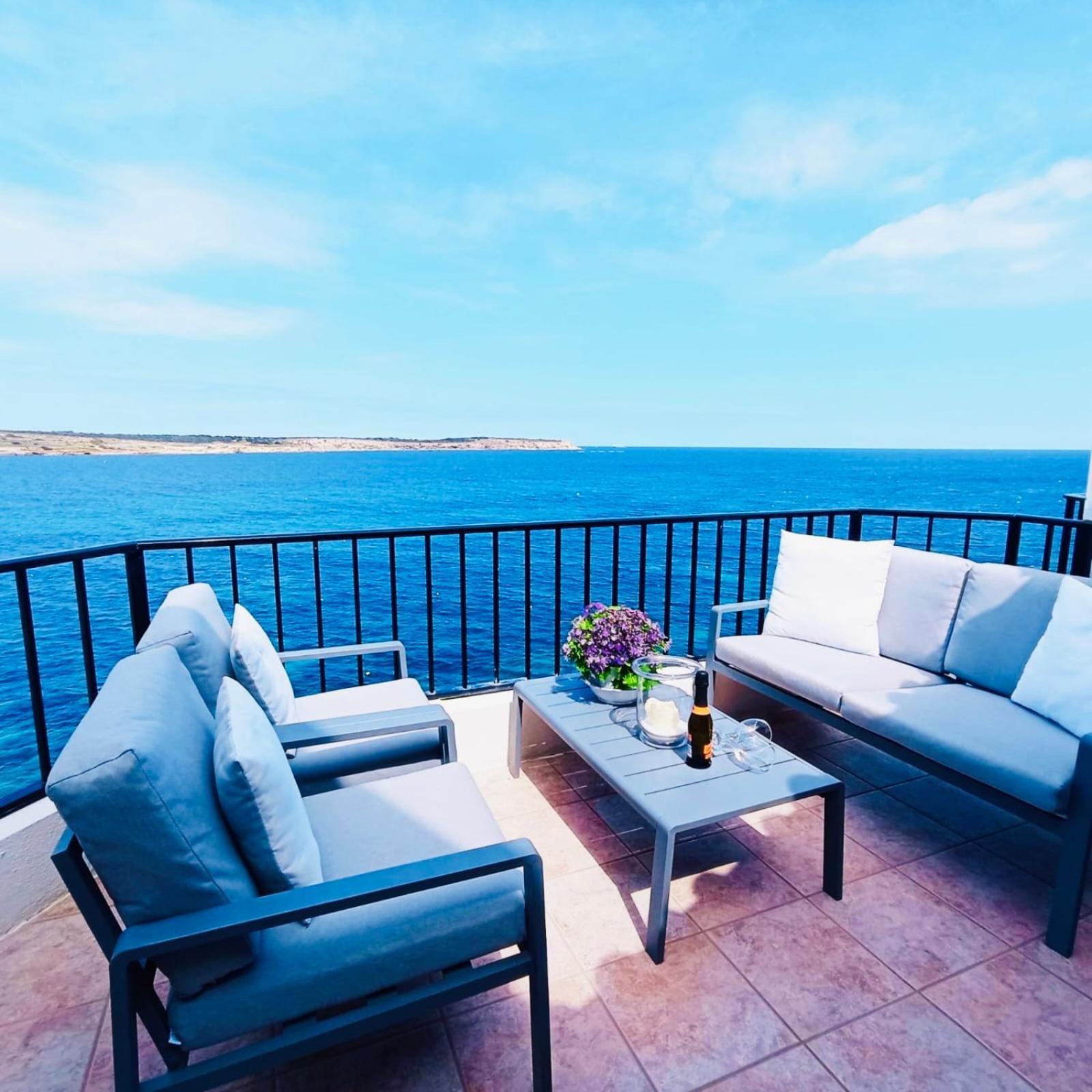 Seafront Apartment Terrace, Lounger & Panoramic Ocean Views 梅利哈 外观 照片