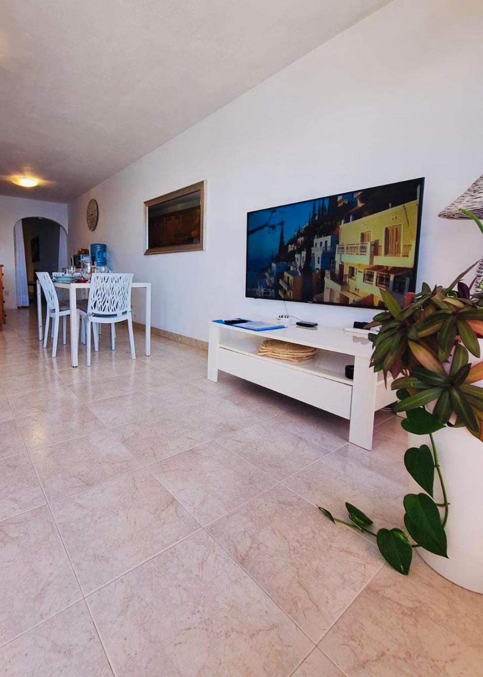 Seafront Apartment Terrace, Lounger & Panoramic Ocean Views 梅利哈 外观 照片