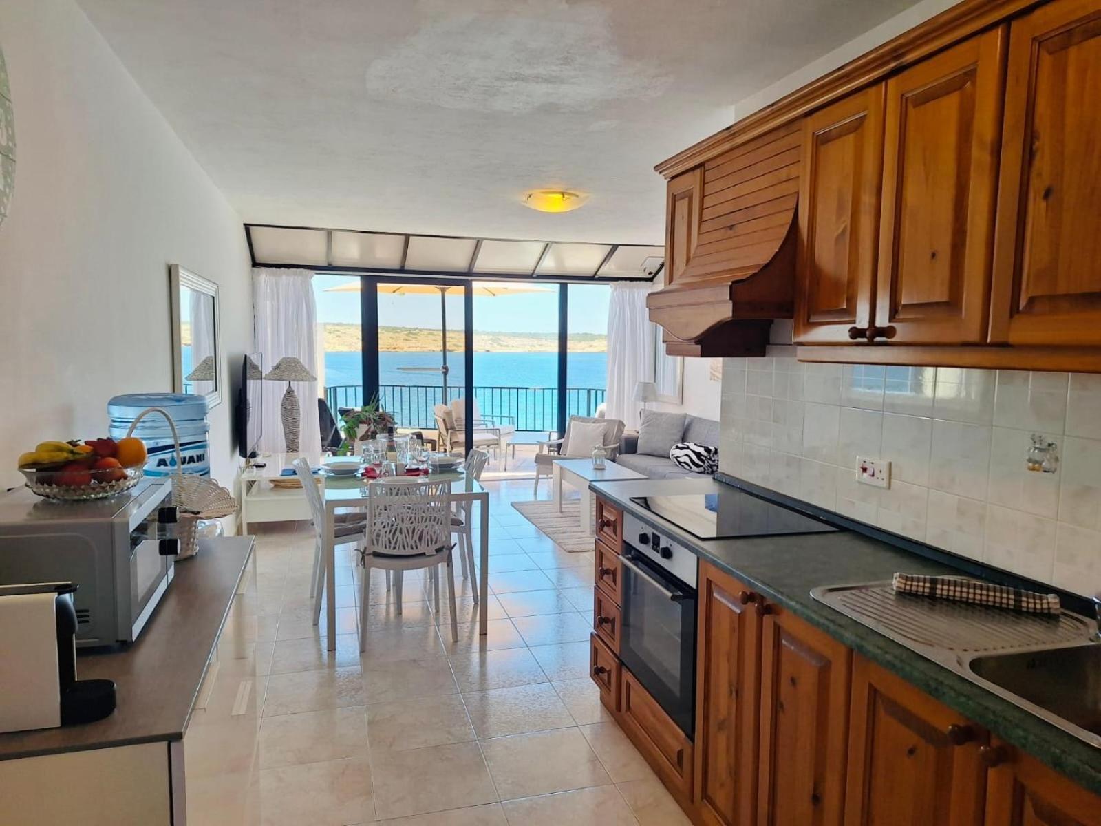 Seafront Apartment Terrace, Lounger & Panoramic Ocean Views 梅利哈 外观 照片